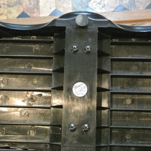 BIG SHOT DIE CUT AND EMBOSSING MACHINE - Picture 4 of 4